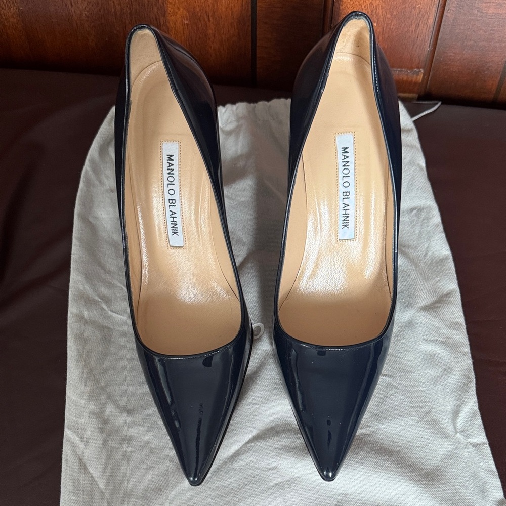 Manolo Blahnik Navy Patent Pointed-Toe Pumps